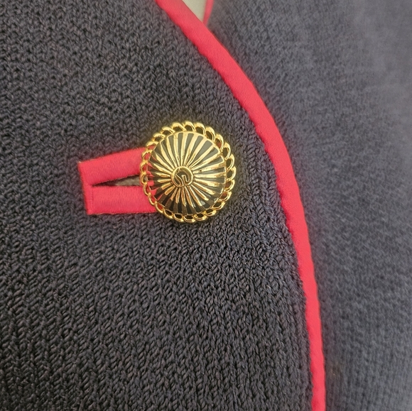 St. John Black Vest with Red Accents - Picture 5 of 6